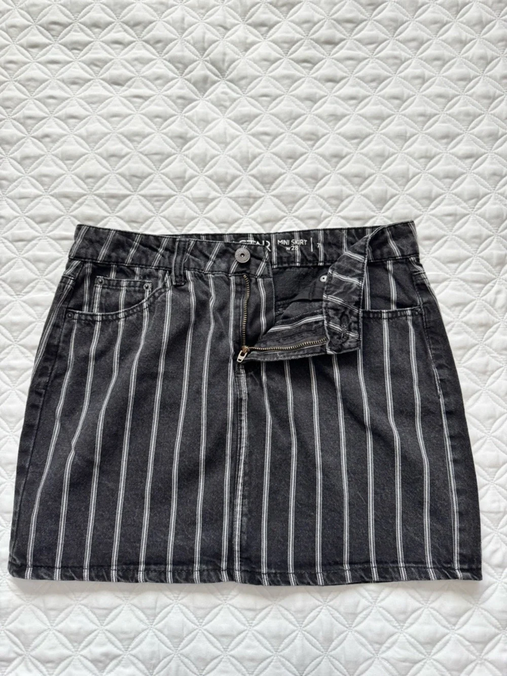 Vanilla Star Black White Striped Denim Mini Skirt Size 7 Waist 28 Y2K 90s Punk